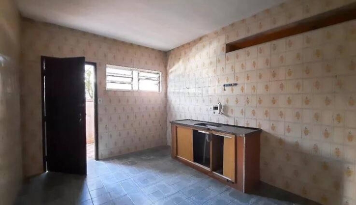 Casa à venda com 4 quartos, 200m² - Foto 26