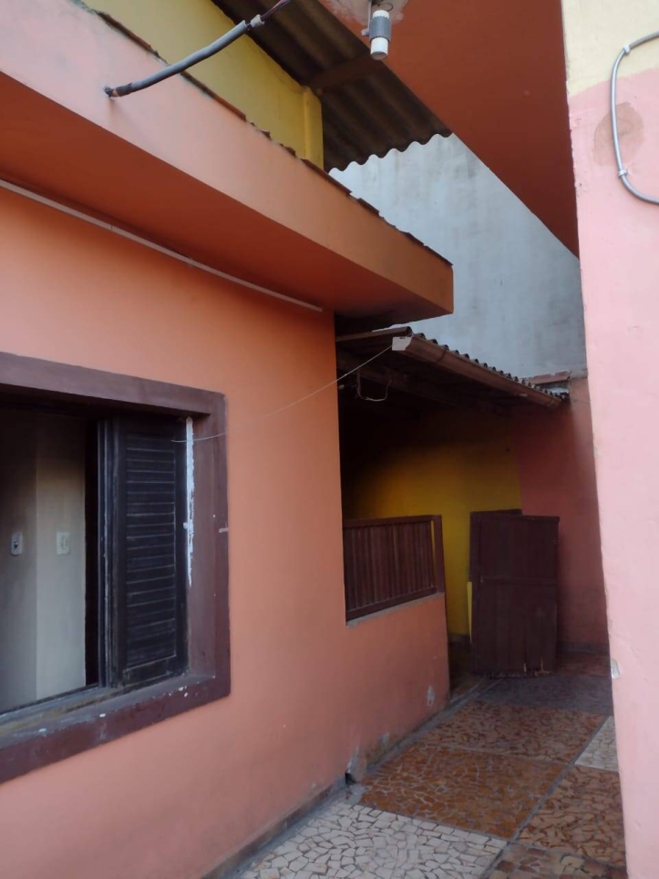 Casa à venda com 4 quartos, 200m² - Foto 32