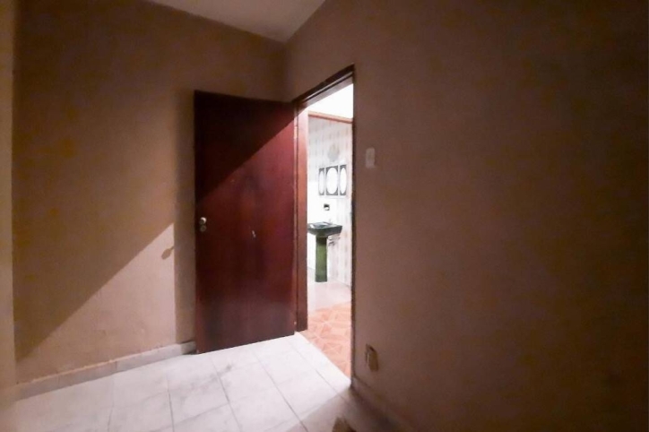 Casa à venda com 4 quartos, 200m² - Foto 15