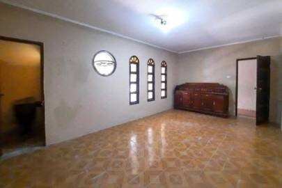 Casa à venda com 4 quartos, 200m² - Foto 3