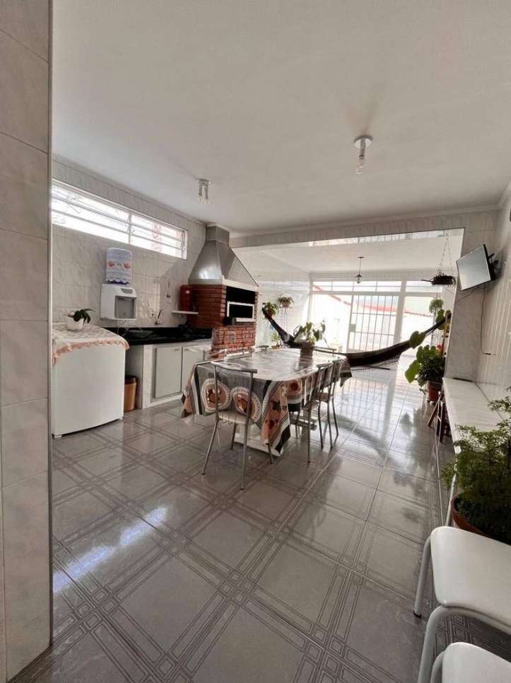 Sobrado à venda com 2 quartos, 163m² - Foto 4