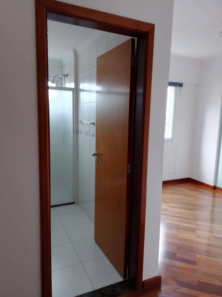 Apartamento à venda com 3 quartos, 137m² - Foto 6