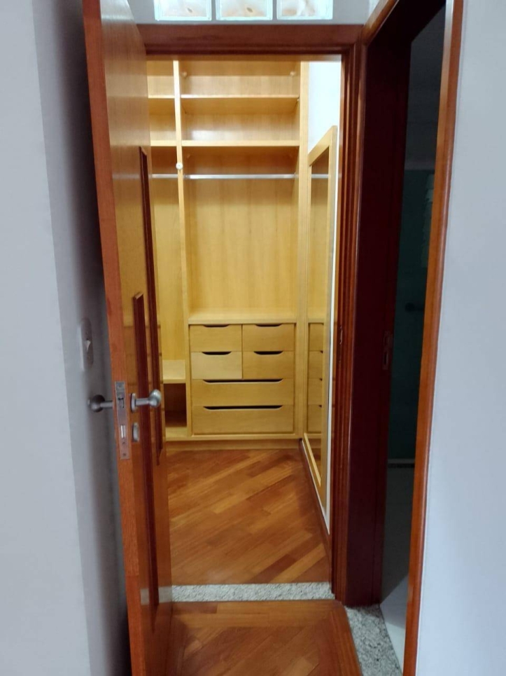 Apartamento à venda com 3 quartos, 137m² - Foto 10