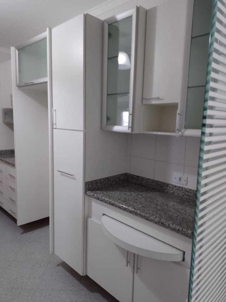 Apartamento à venda com 3 quartos, 137m² - Foto 21