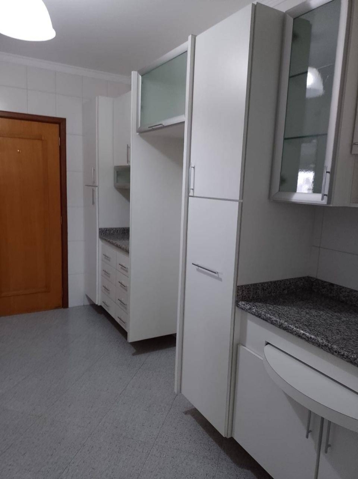 Apartamento à venda com 3 quartos, 137m² - Foto 24