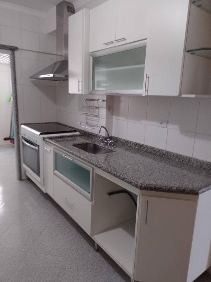 Apartamento à venda com 3 quartos, 137m² - Foto 26