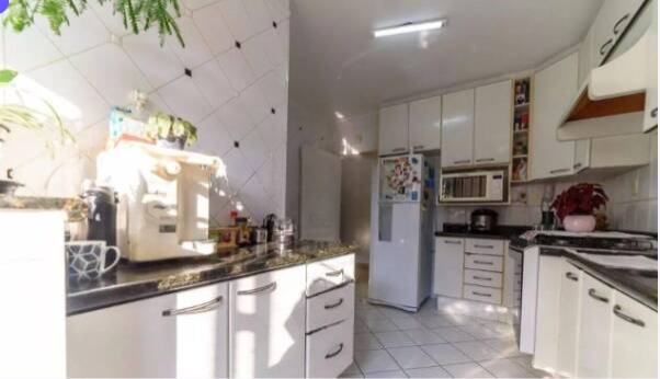 Apartamento à venda com 3 quartos, 95m² - Foto 18