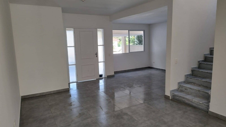 Casa de Condomínio à venda com 3 quartos, 178m² - Foto 2