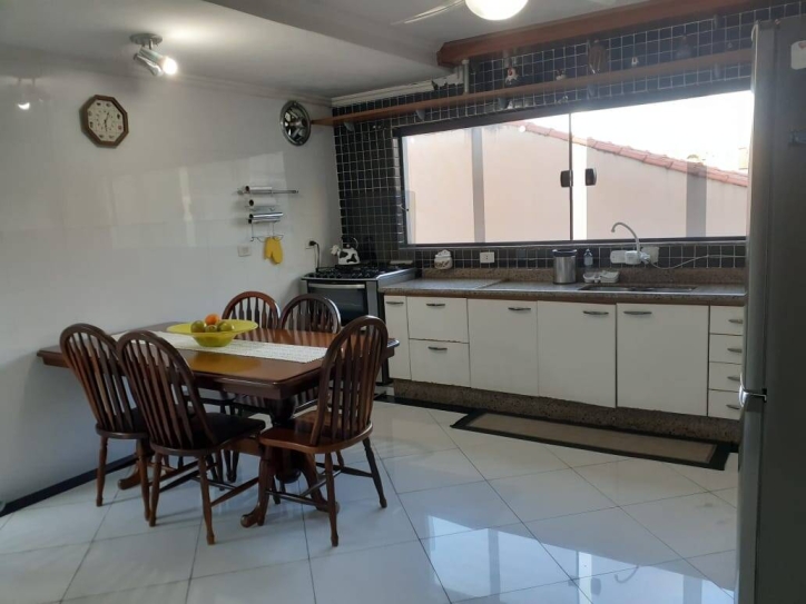 Casa à venda com 3 quartos, 144m² - Foto 11