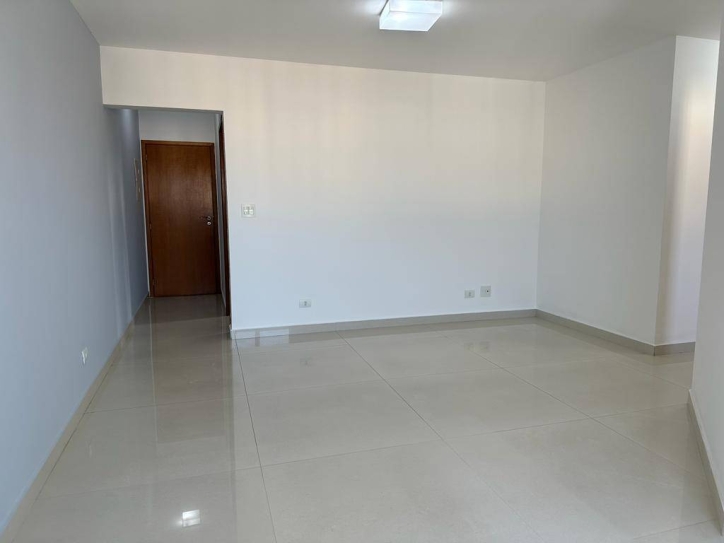 Apartamento à venda com 3 quartos, 90m² - Foto 3