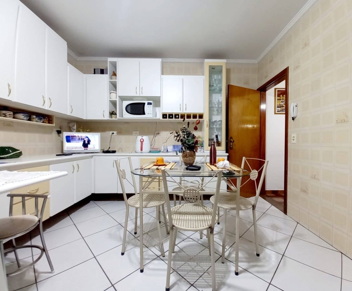 Casa à venda com 3 quartos, 300m² - Foto 5