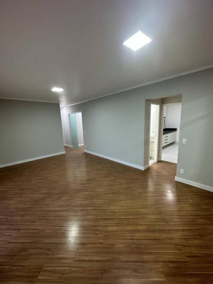 Apartamento à venda com 3 quartos, 107m² - Foto 17