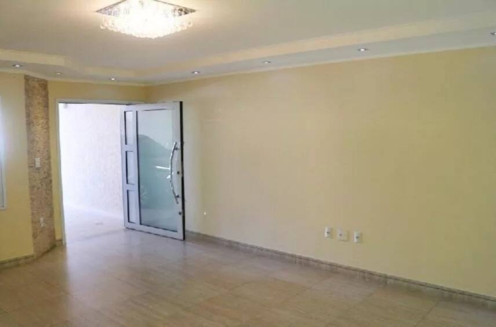 Sobrado à venda com 4 quartos, 250m² - Foto 2