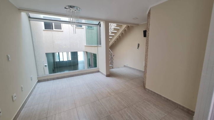 Sobrado à venda com 4 quartos, 250m² - Foto 4