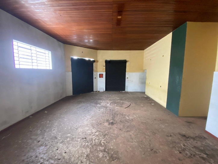 Casa à venda com 3 quartos, 247m² - Foto 2