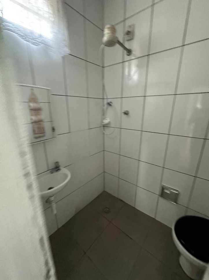 Casa à venda com 2 quartos, 250m² - Foto 18