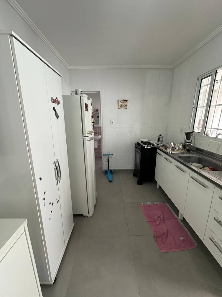 Casa à venda com 2 quartos, 250m² - Foto 4