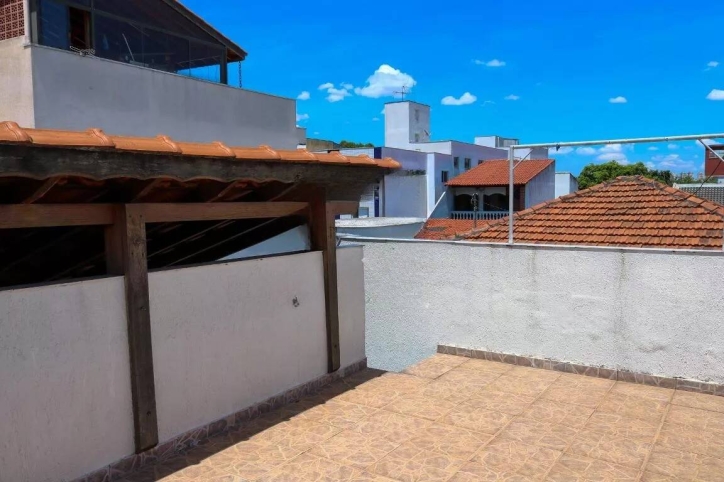 Sobrado à venda com 2 quartos, 206m² - Foto 2