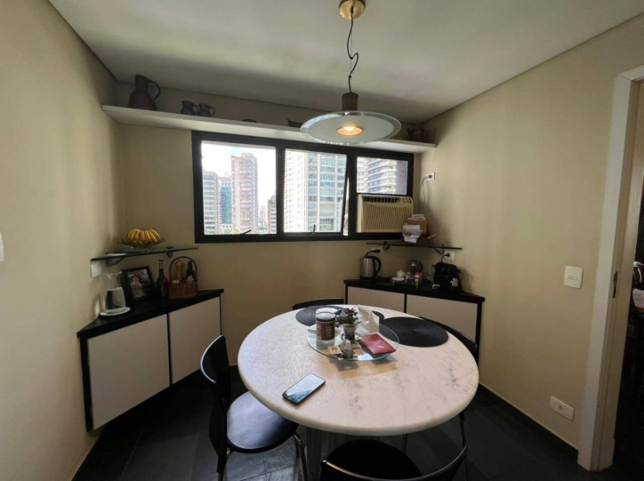 Apartamento à venda com 4 quartos, 220m² - Foto 14