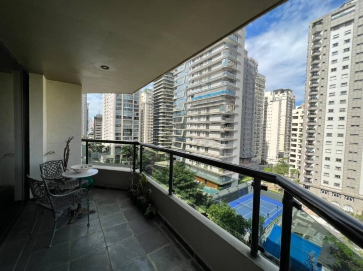 Apartamento para alugar com 4 quartos, 220m² - Foto 10