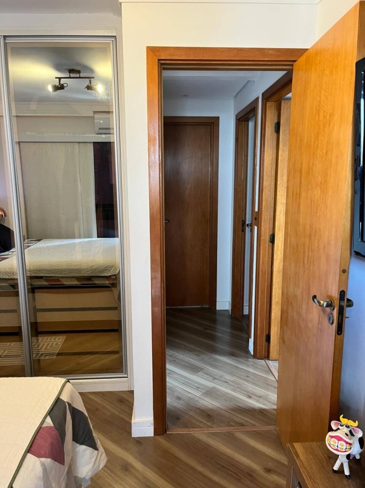 Apartamento à venda com 3 quartos, 94m² - Foto 11