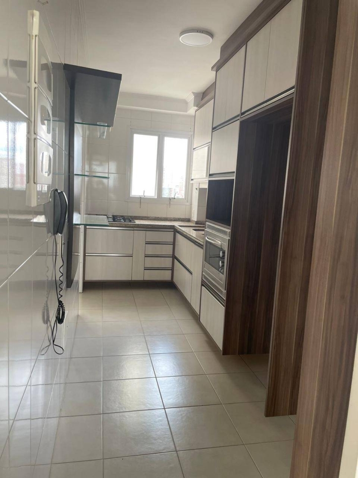 Apartamento à venda com 3 quartos, 111m² - Foto 5