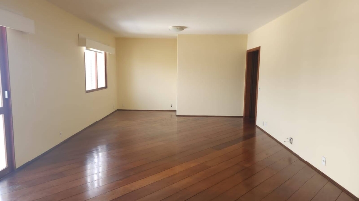 Apartamento à venda com 3 quartos, 173m² - Foto 2