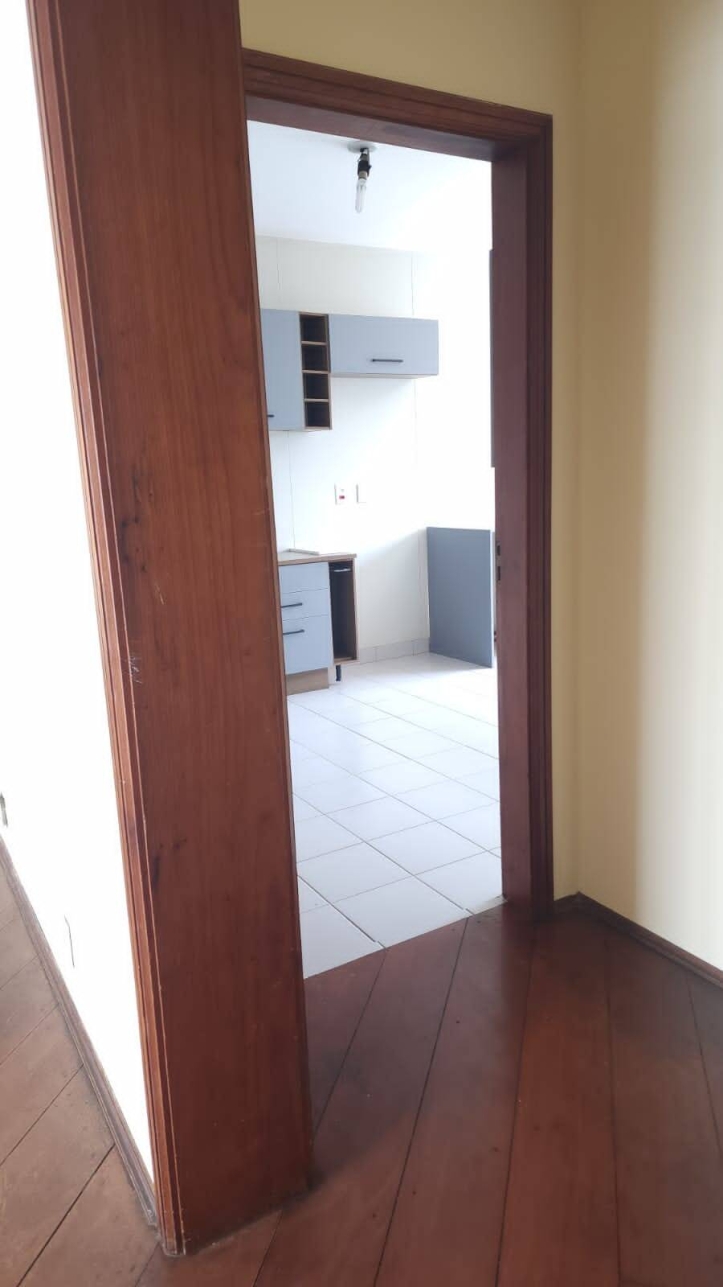 Apartamento à venda com 3 quartos, 173m² - Foto 3