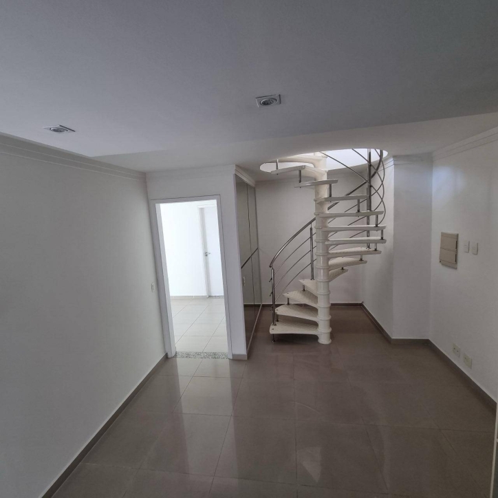 Cobertura à venda com 1 quarto, 84m² - Foto 1