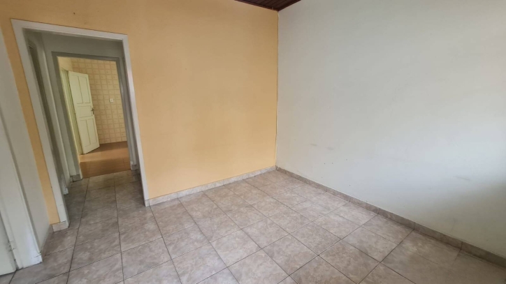 Casa à venda com 2 quartos, 85m² - Foto 2