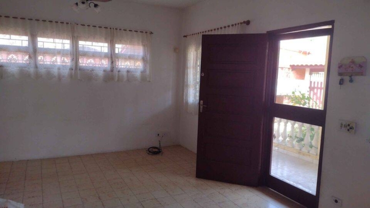 Casa à venda com 3 quartos, 161m² - Foto 1