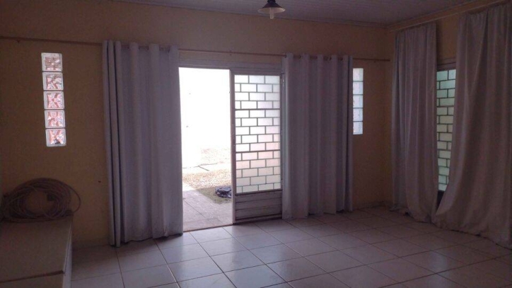 Casa à venda com 3 quartos, 161m² - Foto 2