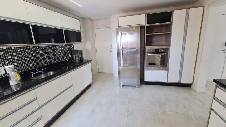 Apartamento à venda com 3 quartos, 146m² - Foto 11