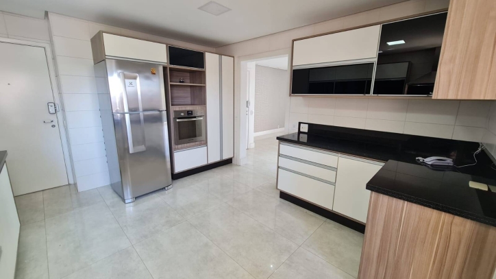 Apartamento à venda com 3 quartos, 146m² - Foto 12