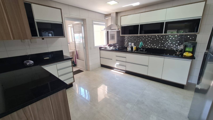 Apartamento à venda com 3 quartos, 146m² - Foto 10