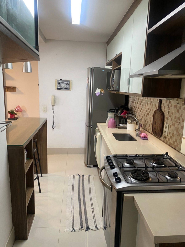 Apartamento à venda com 3 quartos, 74m² - Foto 4