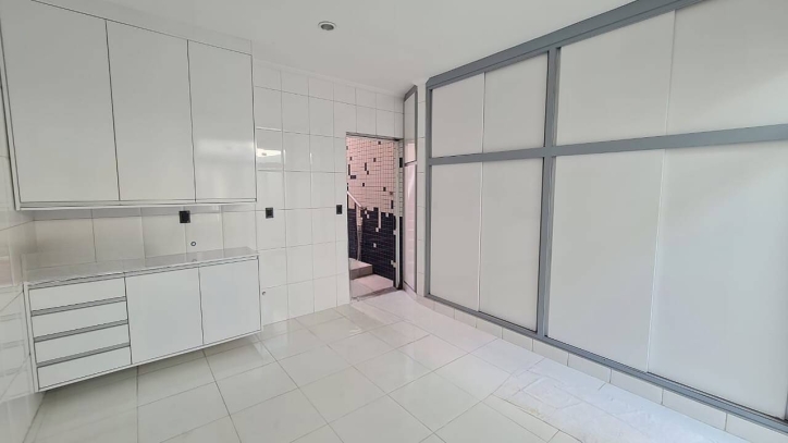 Casa à venda com 3 quartos, 337m² - Foto 18