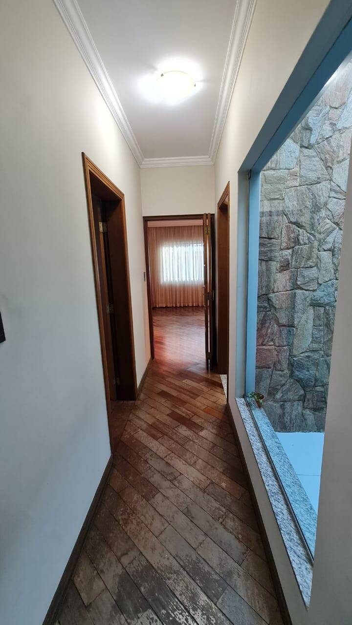 Casa à venda com 3 quartos, 337m² - Foto 9