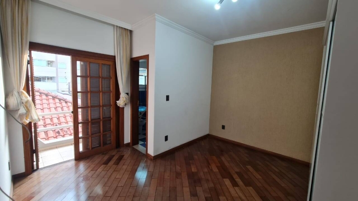 Casa à venda com 3 quartos, 337m² - Foto 32