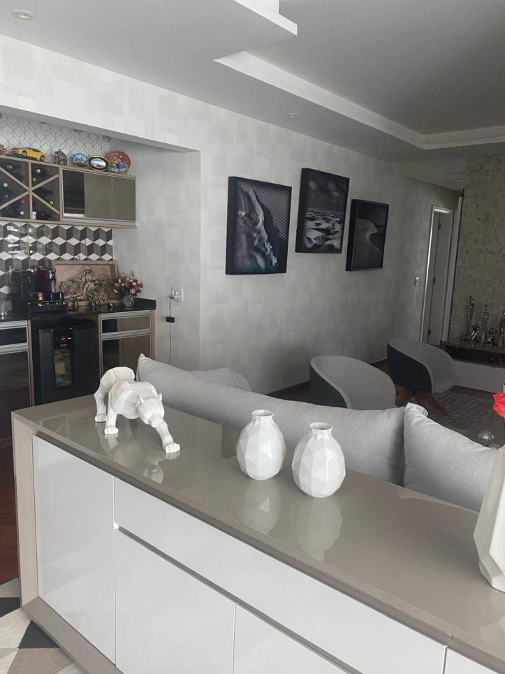 Apartamento à venda com 3 quartos, 162m² - Foto 7