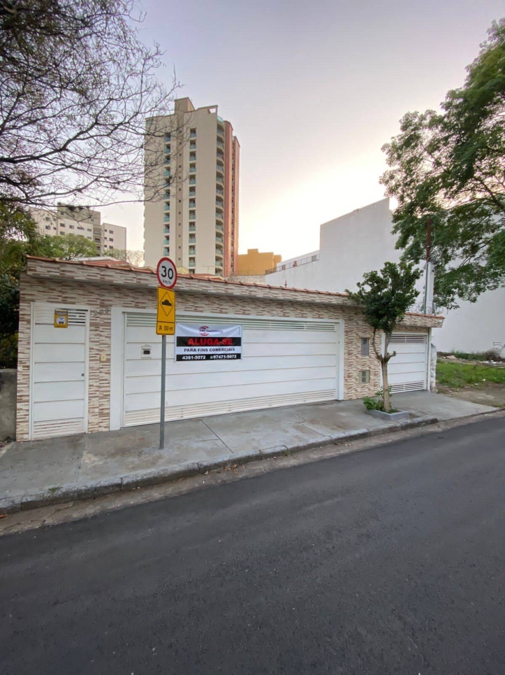 Casa para alugar com 8 quartos, 300m² - Foto 16