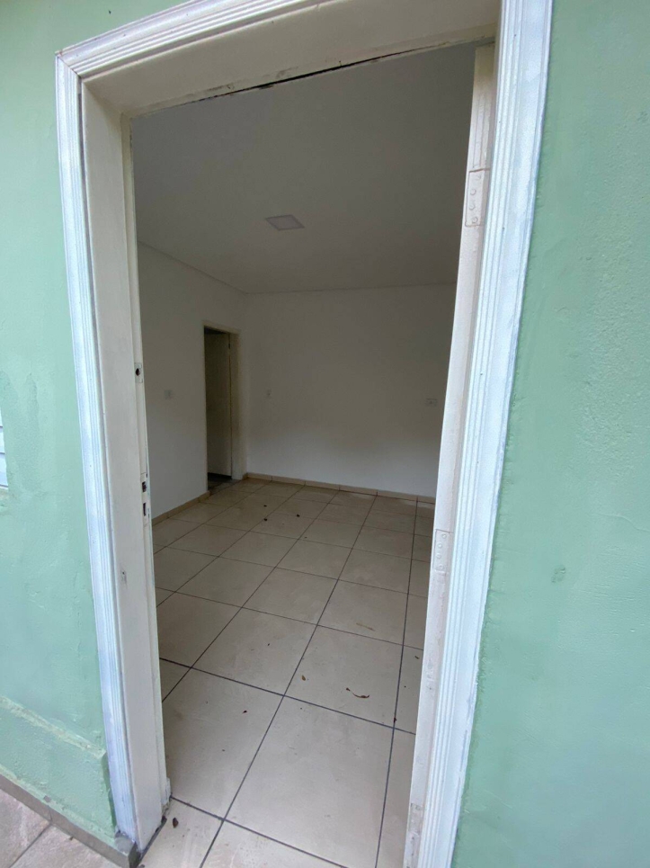 Casa para alugar com 8 quartos, 300m² - Foto 14