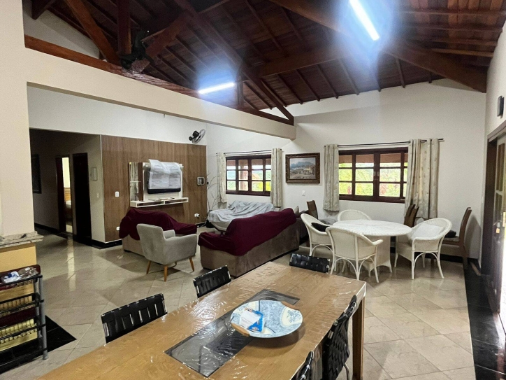 Fazenda à venda com 4 quartos, 380m² - Foto 1