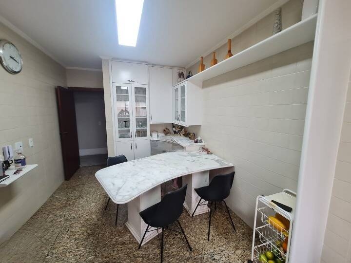 Apartamento à venda com 4 quartos, 230m² - Foto 12