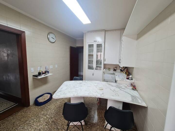 Apartamento à venda com 4 quartos, 230m² - Foto 14