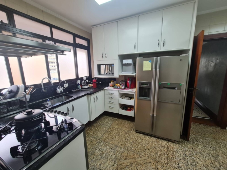 Apartamento à venda com 4 quartos, 230m² - Foto 11