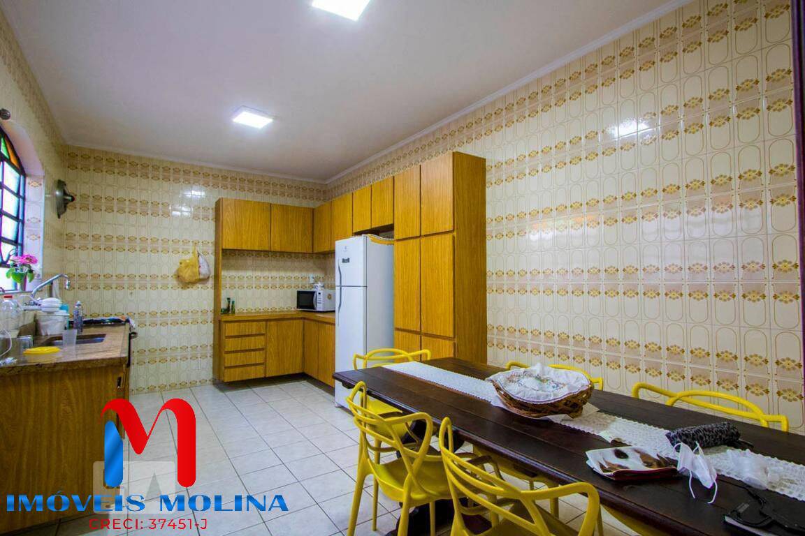 Casa à venda com 3 quartos, 235m² - Foto 6