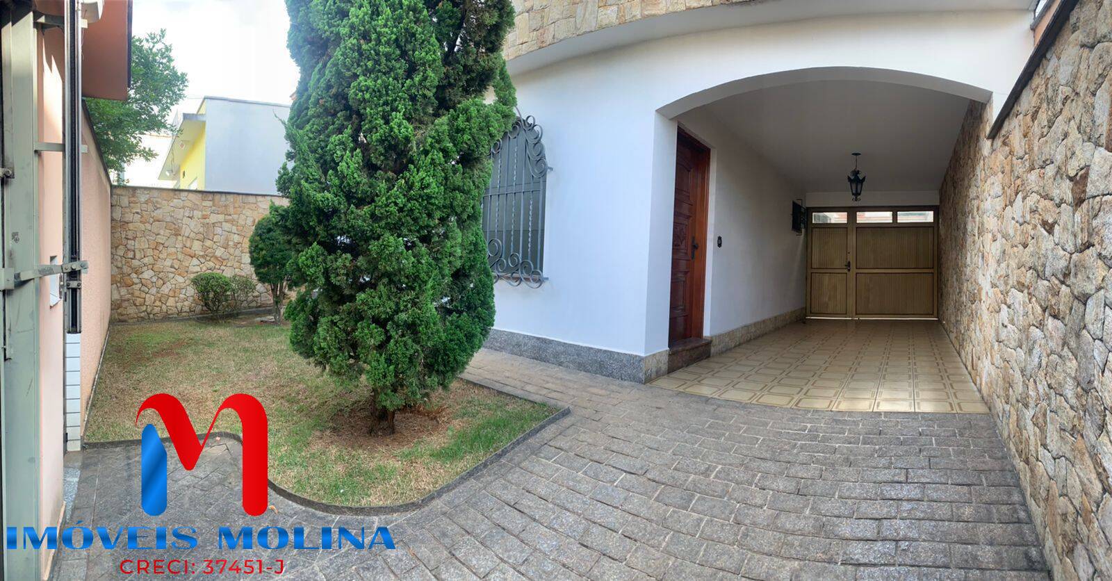 Sobrado à venda com 3 quartos, 210m² - Foto 1