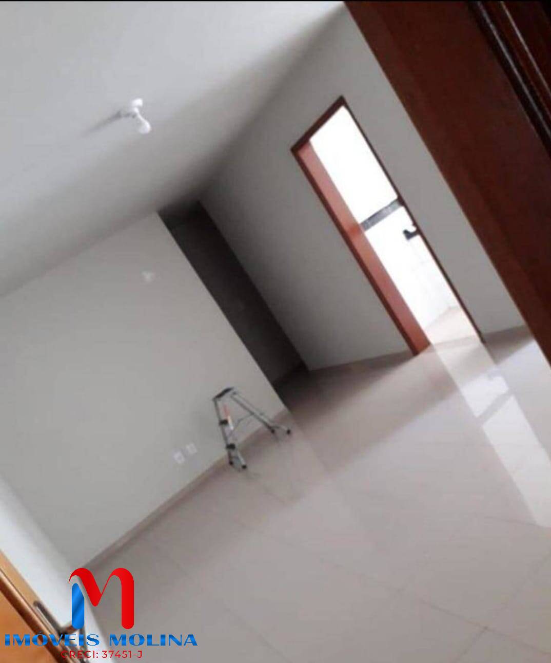 Apartamento à venda com 3 quartos, 87m² - Foto 2