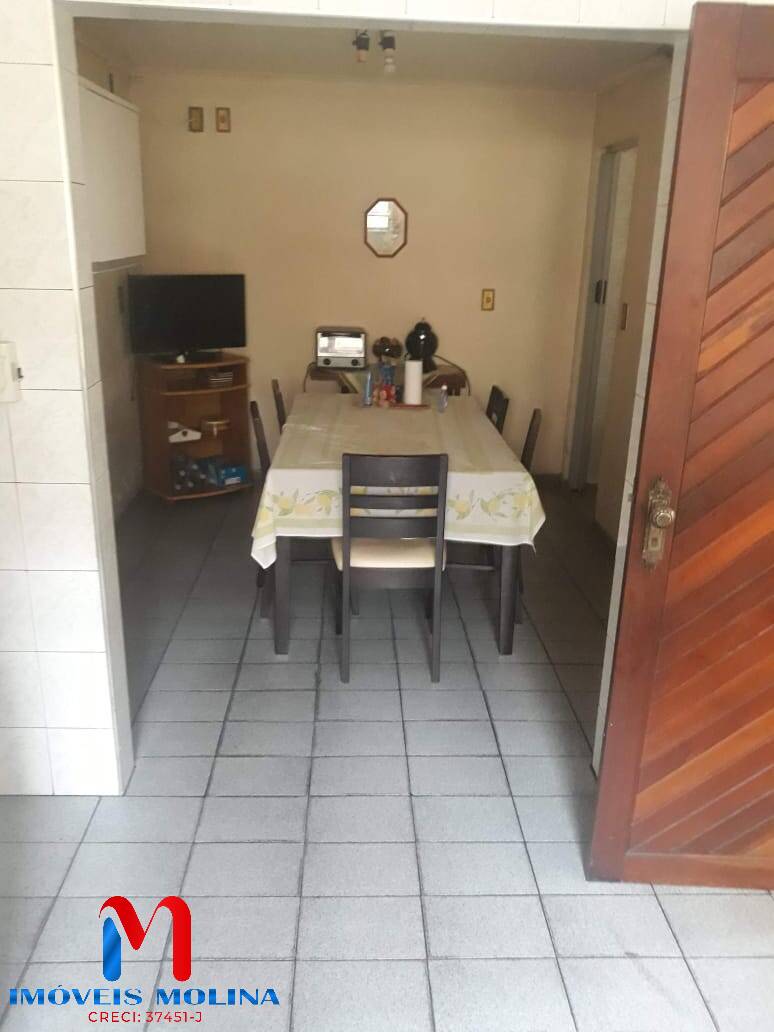 Casa à venda com 5 quartos, 300m² - Foto 4